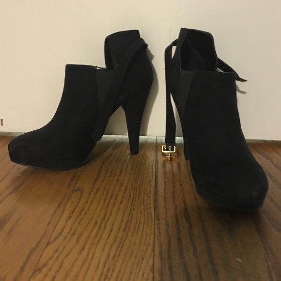 Black heeled booties