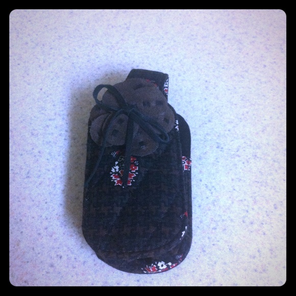 Vera Bradley brown houndstooth cell carrier