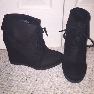 Black Lace up Wedged Booties