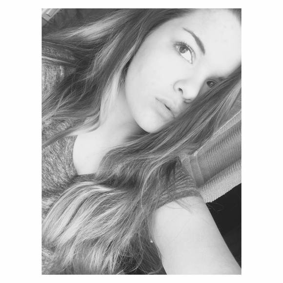 Meet your Posher, Cassidy - Picture 1 of 1