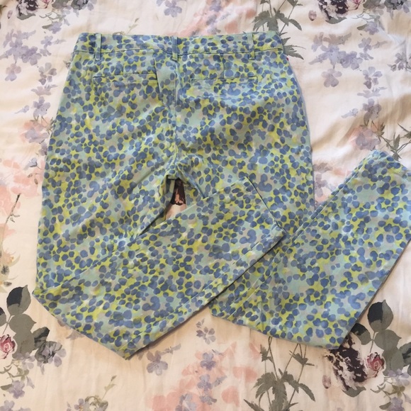 Patterned Gap Khakis - Picture 3 of 4