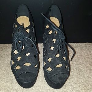 Black SODA caged wedges
