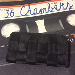Authentic Harveys Seatbelt Classic Wallet