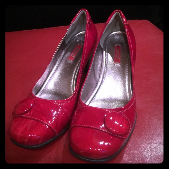 ecco patent leather shoes