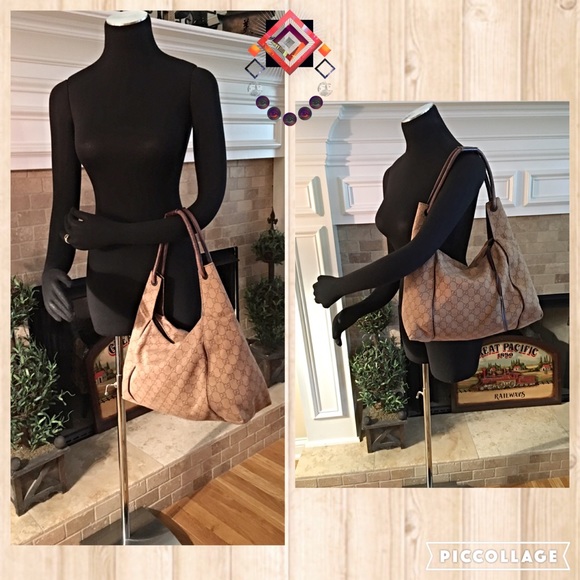 🎉🎉 SOLD!!  Signature GUCCI Hobo Bag! - Picture 3 of 4