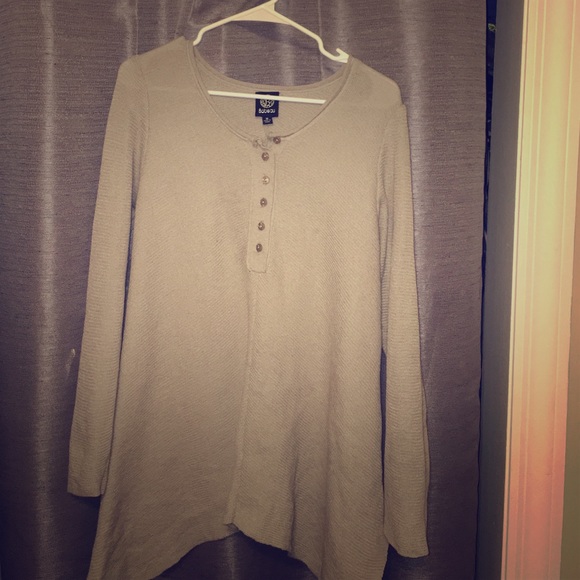 Long sleeve waffle style shirt