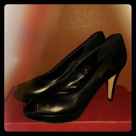 Vaneli Black Patent Leather Pumps