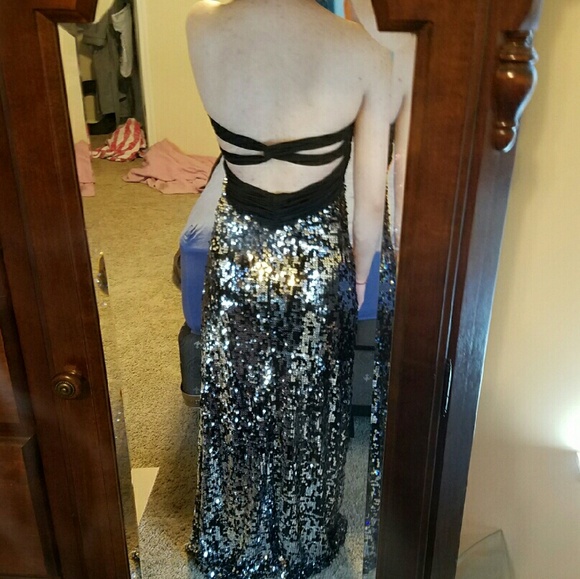 Sequin gown - Picture 4 of 4