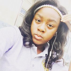 Meet your Posher, Mia