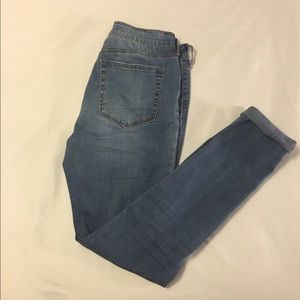 Bullhead knee slit skinny jeans