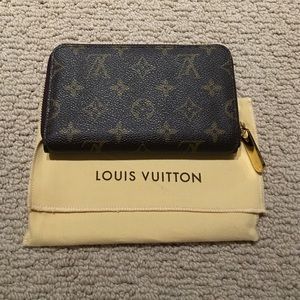 Louis Vuitton Compact Wallet in Monogram Canvas