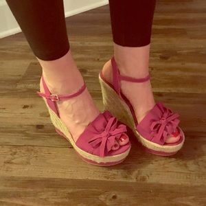 💕💕 Pink Flirty Wedges 💕💕