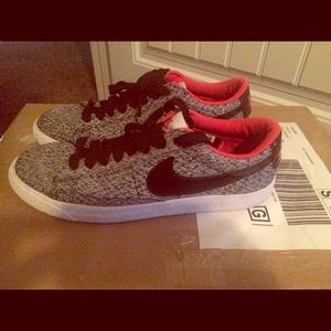 Nike casual shoe Authentic