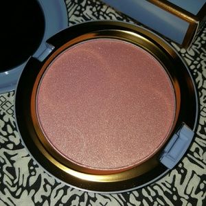 Mac x Cinderella Iridescent Powder
