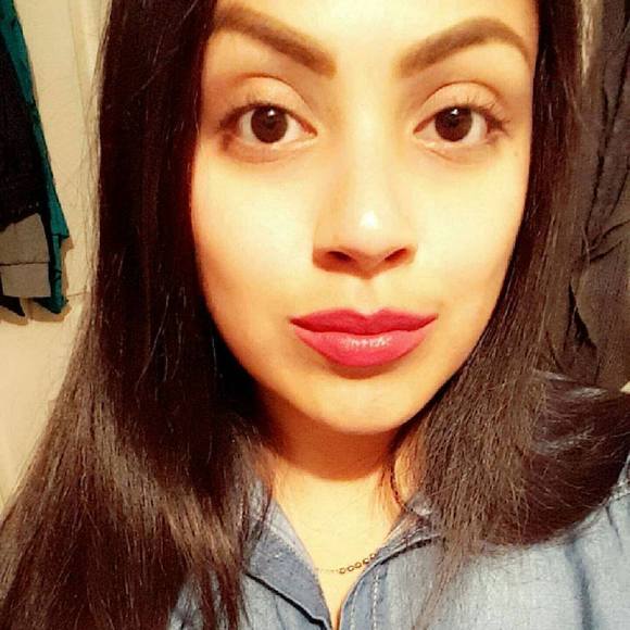 Meet your Posher, Vanezza - Picture 1 of 1