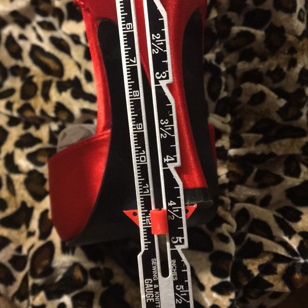 🚫SOLD🚫Gorgeous t-strap heels - Picture 6 of 6