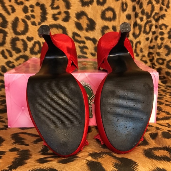 🚫SOLD🚫Gorgeous t-strap heels - Picture 4 of 6