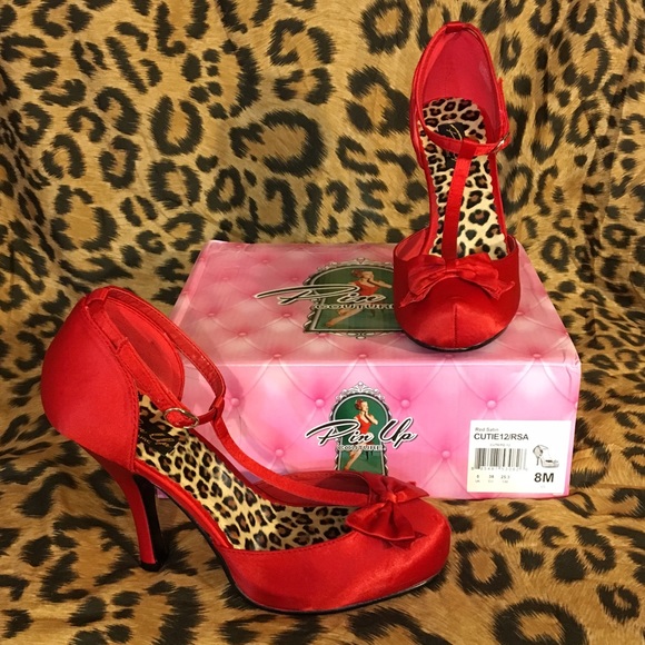 🚫SOLD🚫Gorgeous t-strap heels - Picture 2 of 6