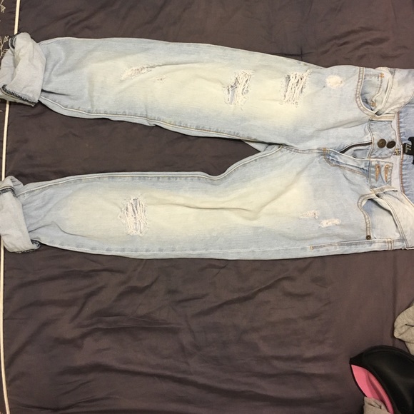 Forever 21 destroyed boyfriend jeans