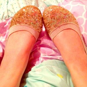 Gold sequin flat