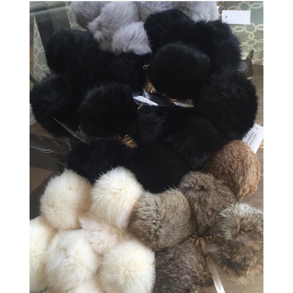 RESTOCKED • Tan Pom Pom Keyring • - Picture 2 of 3