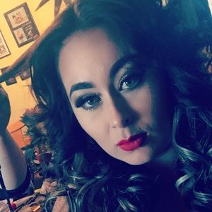 Meet your Posher, Isabel