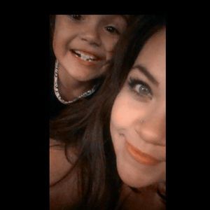 Meet your Posher, Yesi