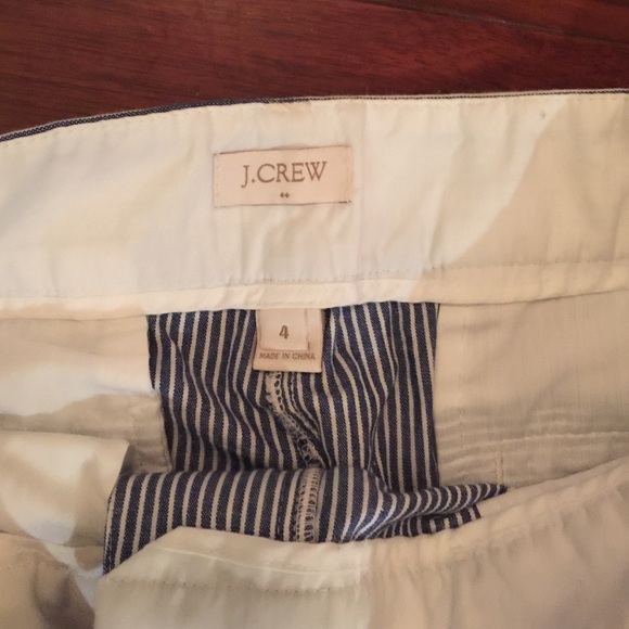❗️SOLD❗️J. Crew shorts. Size: 4. Inseam: 3". - Picture 2 of 3