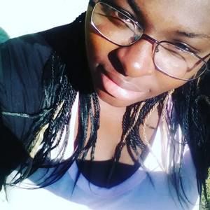 Meet your Posher, Simone