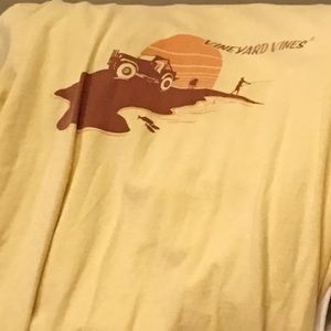 Vintage vineyard vine t'shirt