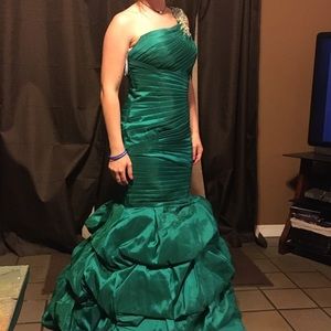 Formal Dress 💃🏽