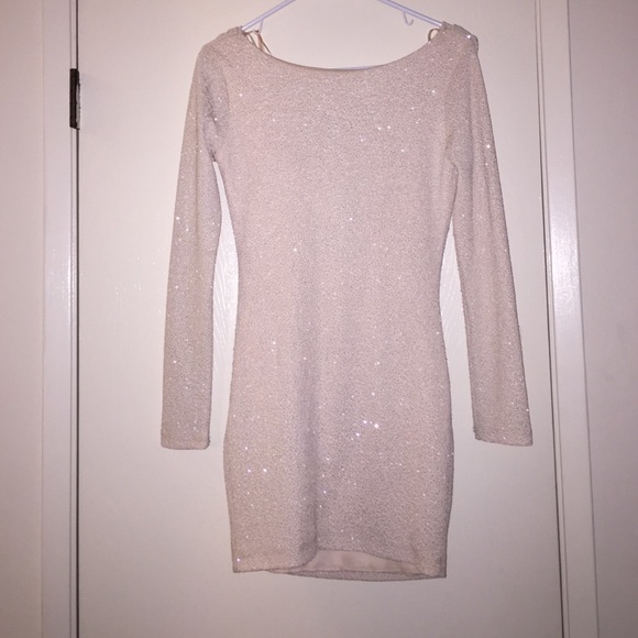 Beautiful off white sparkly dress❤️❤️❤️