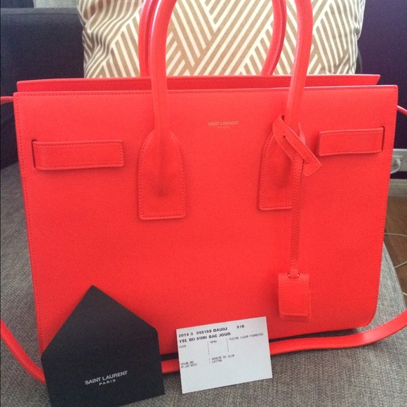 Saint Laurent Sac de jour bag for summer! - Picture 4 of 4