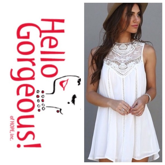 Gorgeous white flowy lace dress flashsale!!