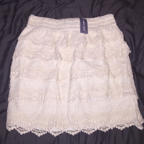 Lace Mini Pencil Skirt