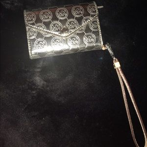 SUPER LOW PRICE TONITE ONLY!!!. FREE MK WALLET!!