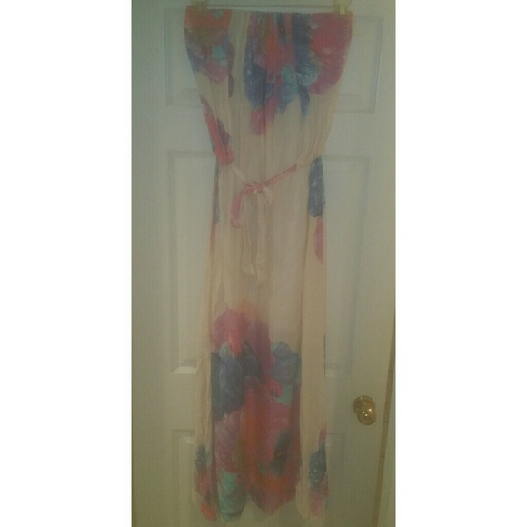 Spring & Summertime Floral Maxi Dress - Picture 3 of 3