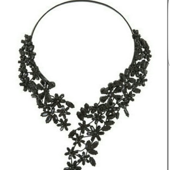 BCBG Max Azria heiress collection blk collar neckl