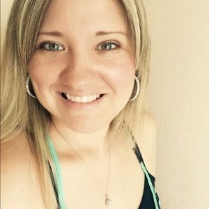 Meet your Posher, Desiree