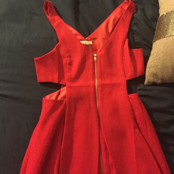 Beautiful red dress for Valentines Day ❤❤ - Picture 2 of 2