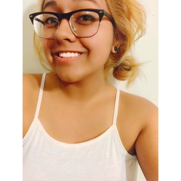 Meet your Posher, Melissa