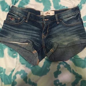 Size 3 Hollister Jean shorts