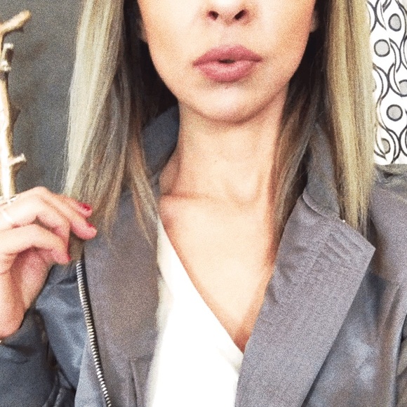 Hola — - Picture 1 of 4