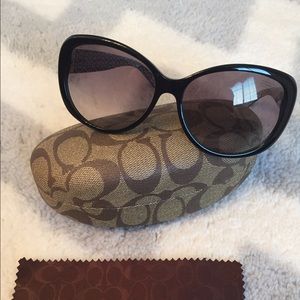 😎 Coach Keri Sunglasses 🕶