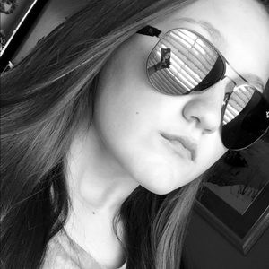 Meet your Posher, Hailey