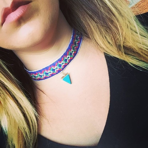 Ribbon choker necklace