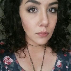 Meet your Posher, Adrianna