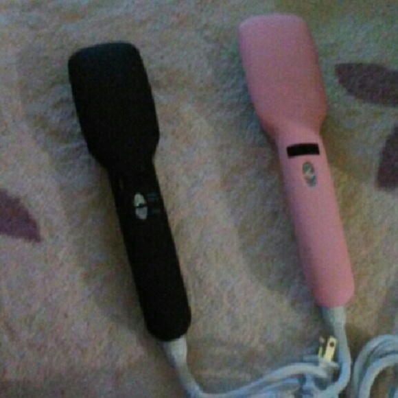 Hair straightening brush