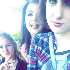 Meet your Posher, Alyson