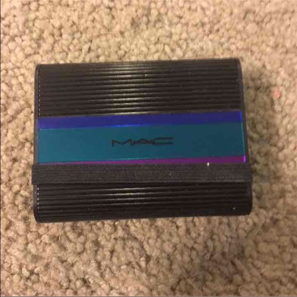 ✨NIB MAC HOLIDAY PIGMENTS SET✨ - Picture 3 of 4